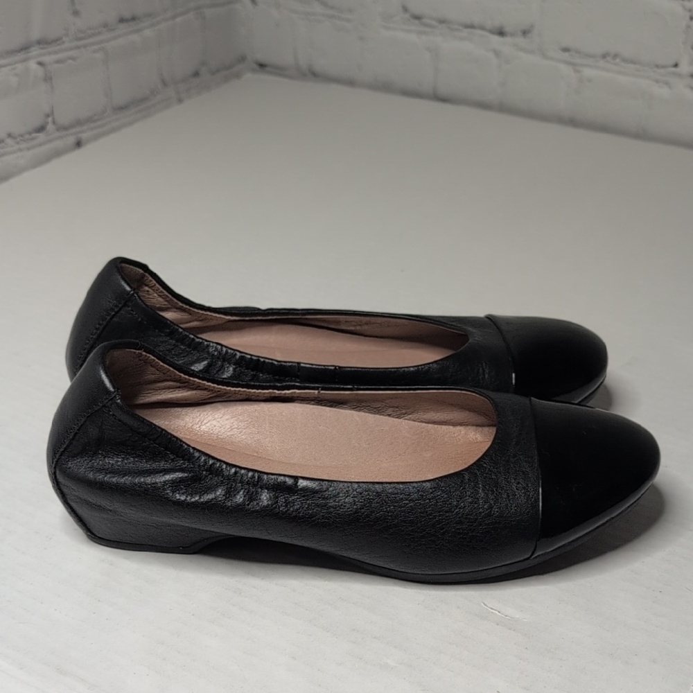 Dansko Lisanne Black Leather Cap Toe Women's Flats
